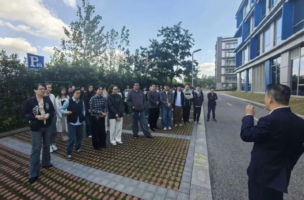 创新中心联合物业开展消防应急演练 · 筑牢安全防线